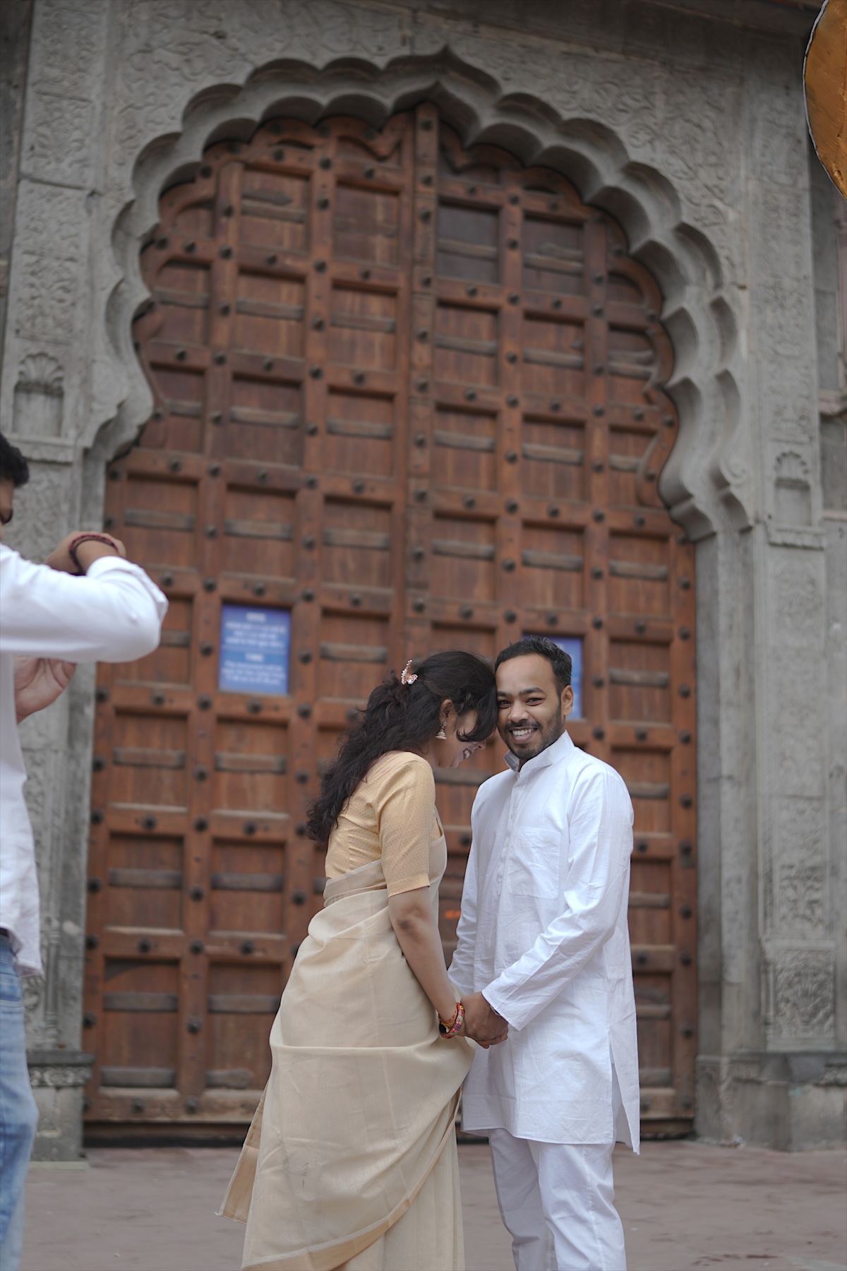 In front of the great Rajwada door